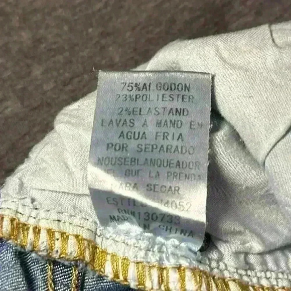 Umgee Frayed Hem Ripped Knee Jeans Distressed Crop Length Size 7 - Picture 9 of 14